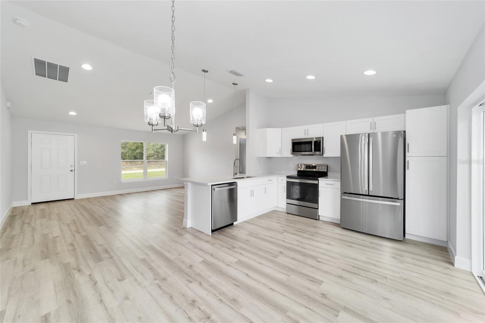 ROLLING RANCH ESTATE - Residential