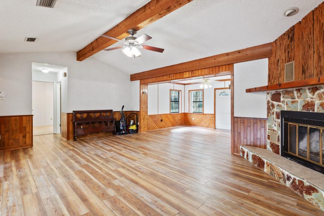 GENEVA OAKS - Residential