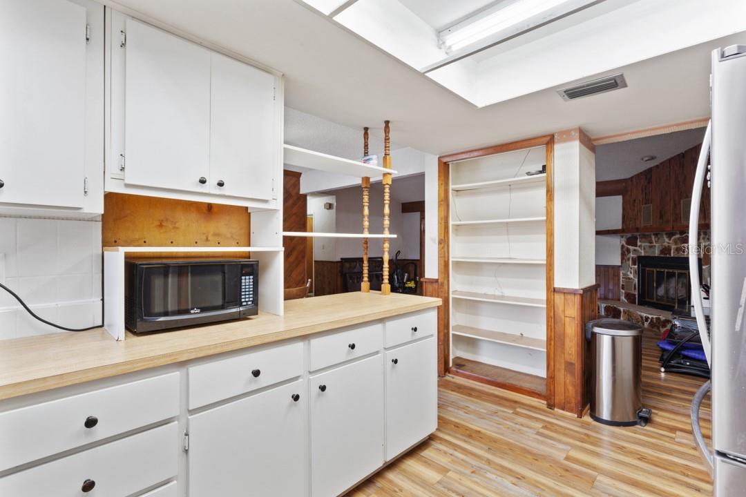 GENEVA OAKS - Residential
