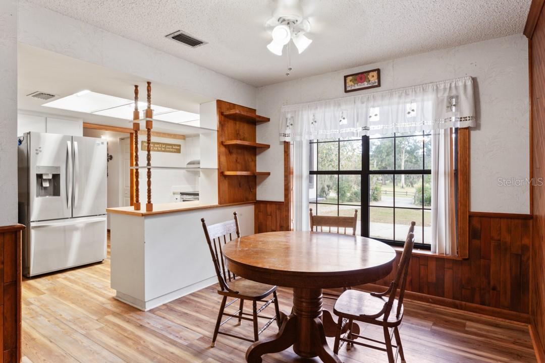 GENEVA OAKS - Residential