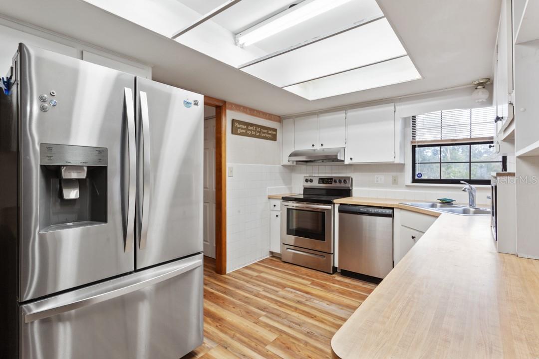 GENEVA OAKS - Residential