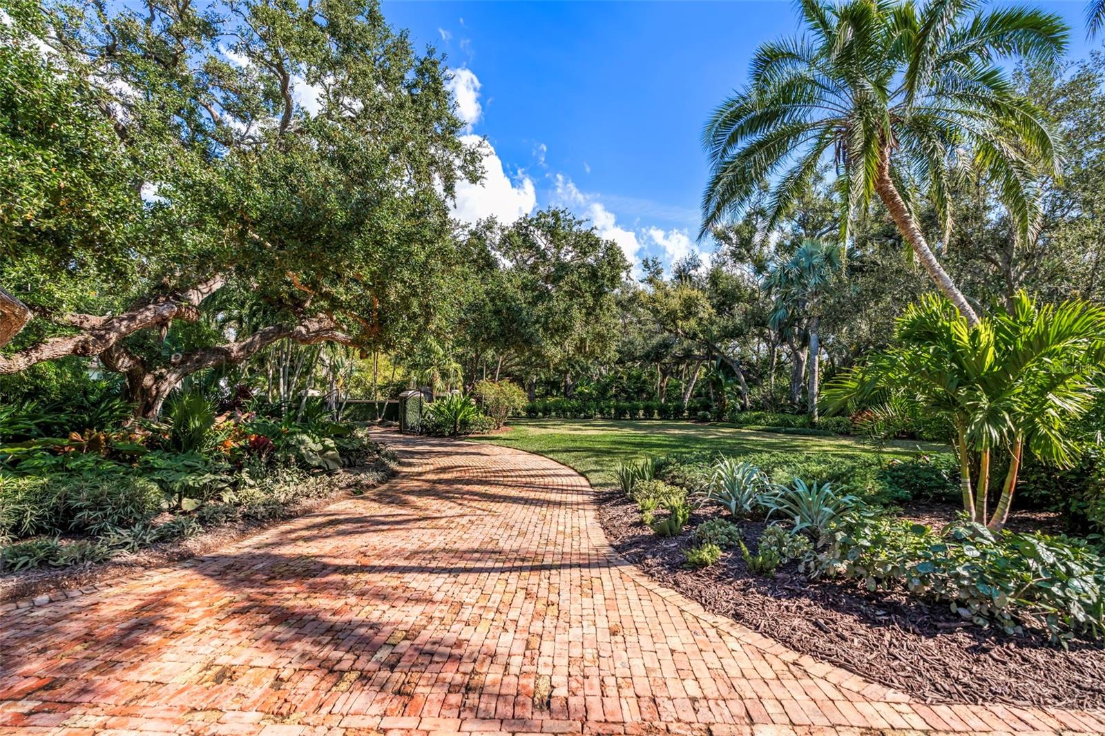 CHEROKEE PARK - Residential