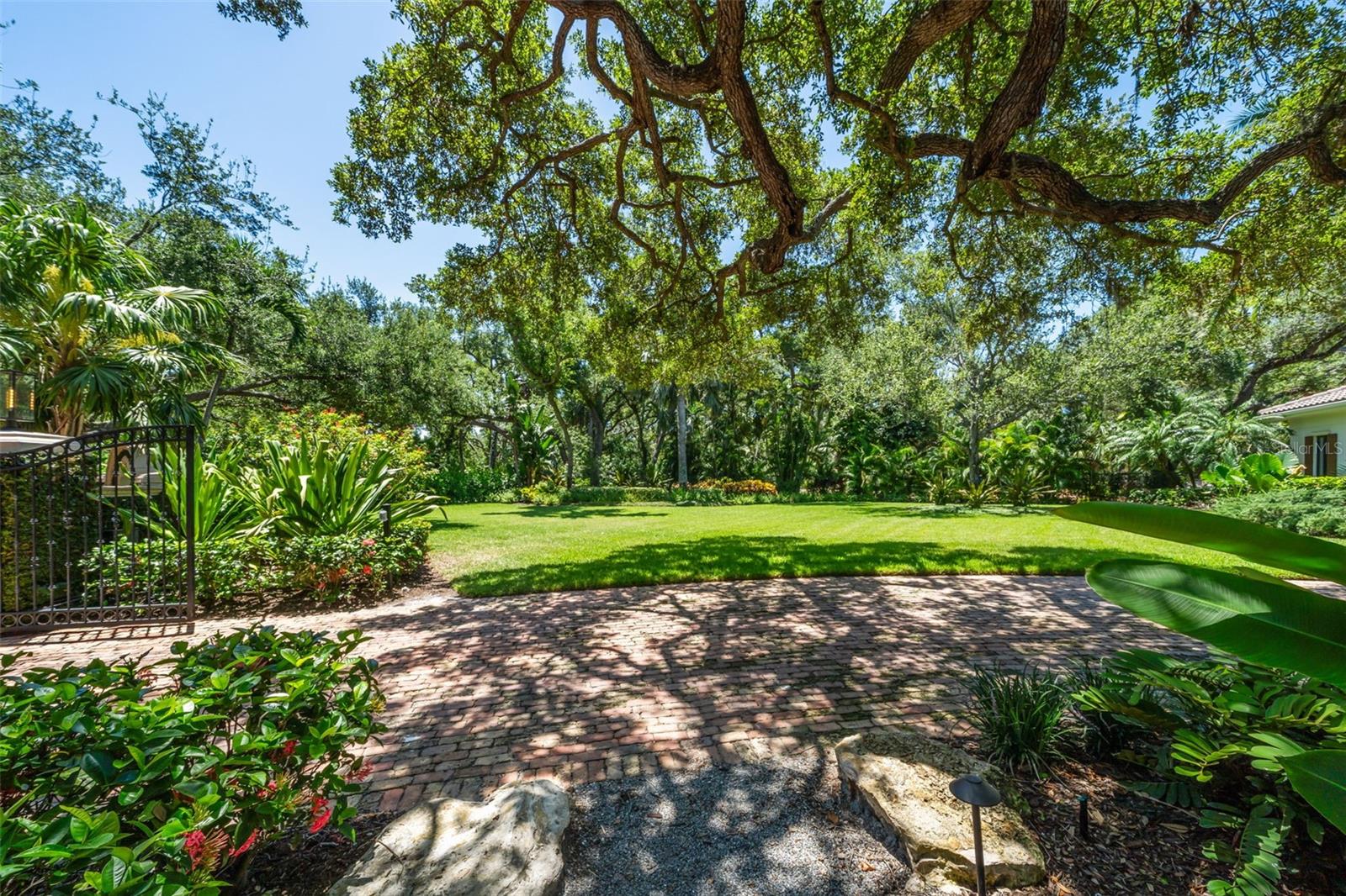CHEROKEE PARK - Residential