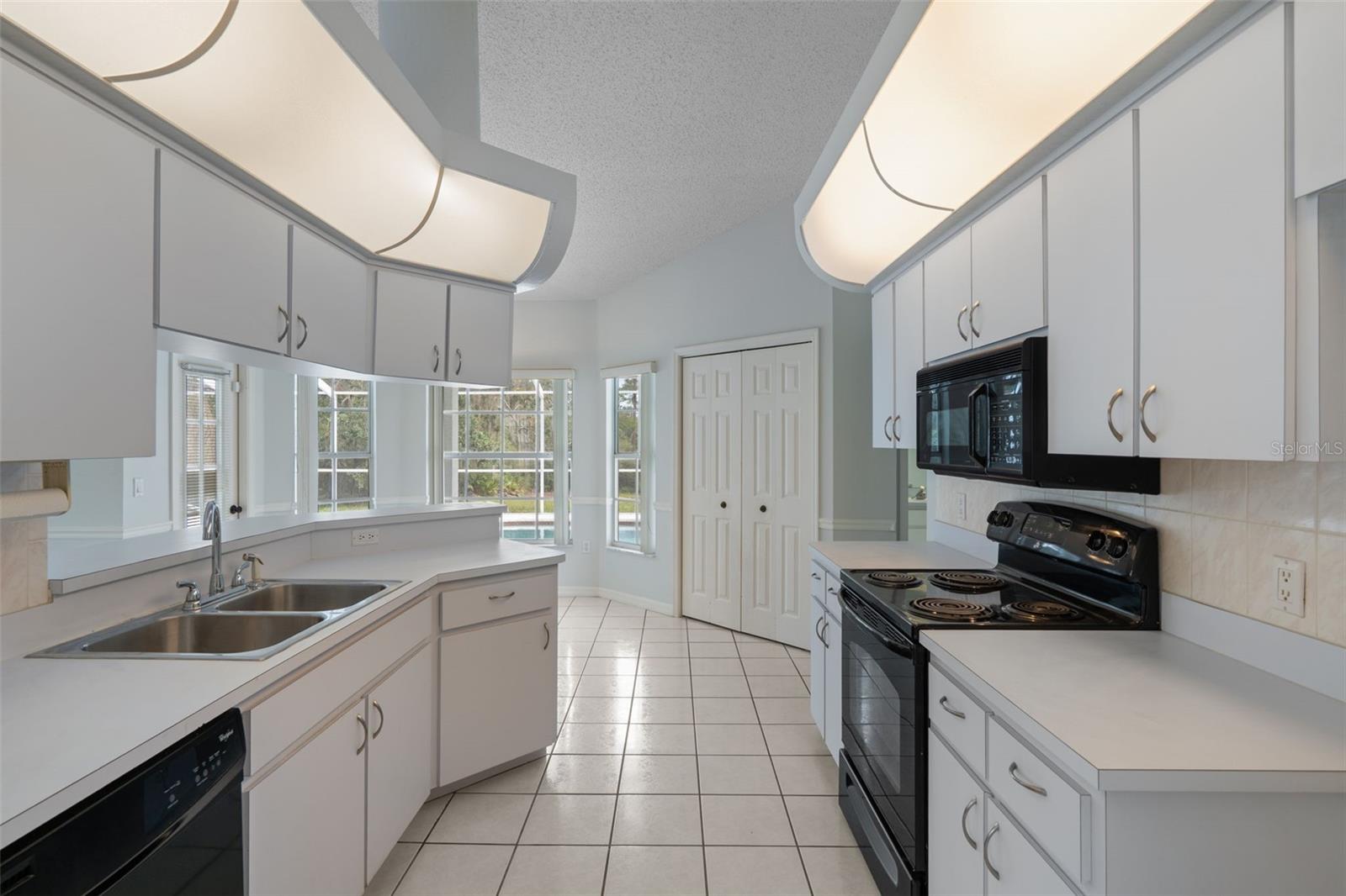 ROYAL HIGHLANDS - Residential