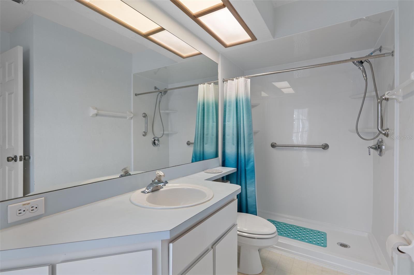 ROYAL HIGHLANDS - Residential
