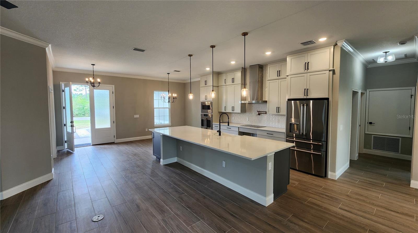 DES PINAR ACRES - Residential