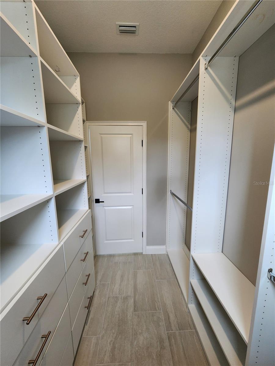 DES PINAR ACRES - Residential