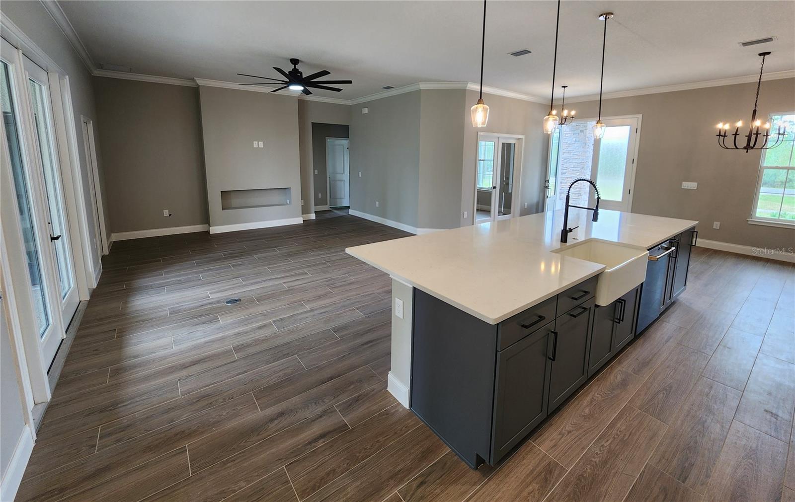 DES PINAR ACRES - Residential