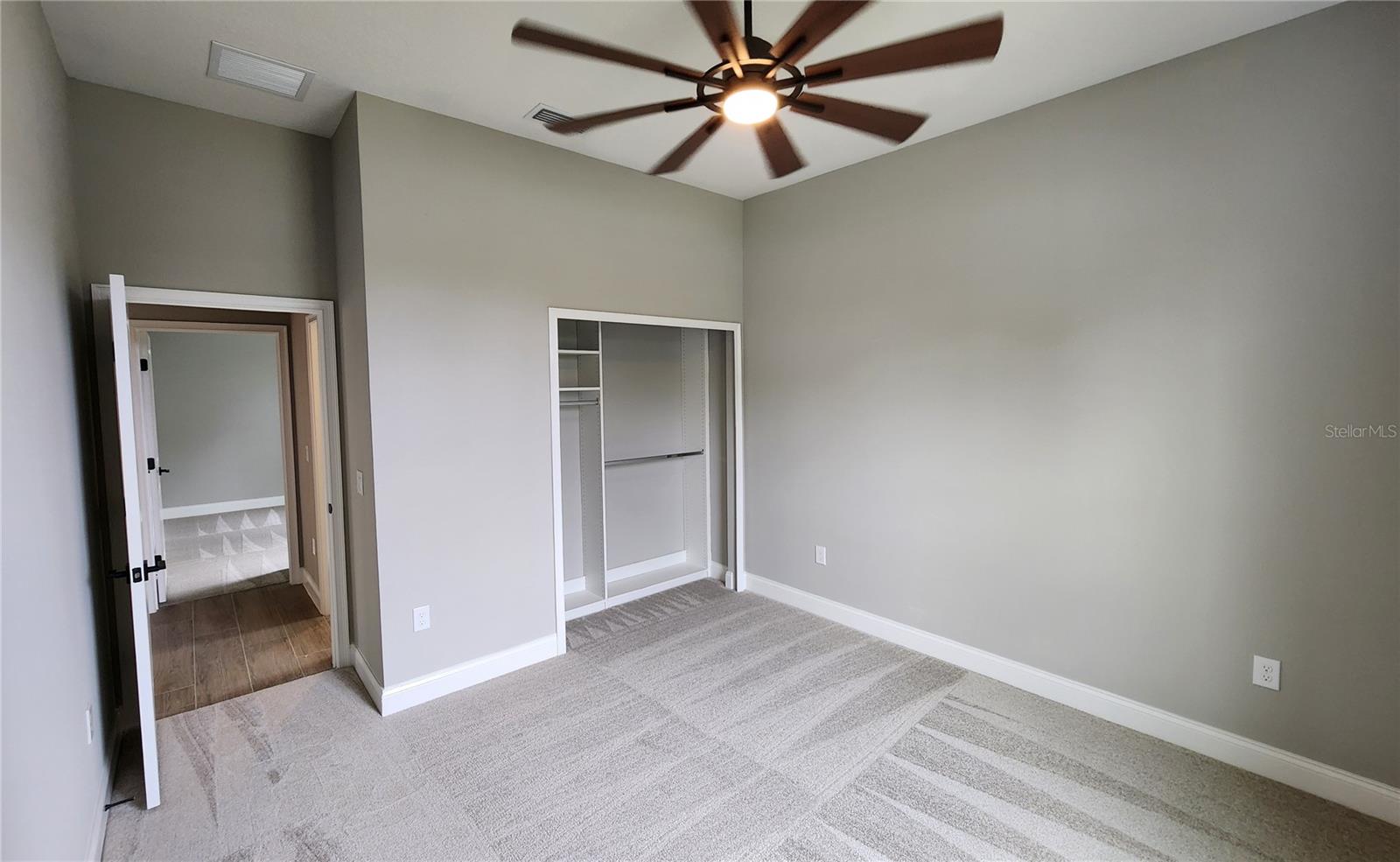 DES PINAR ACRES - Residential