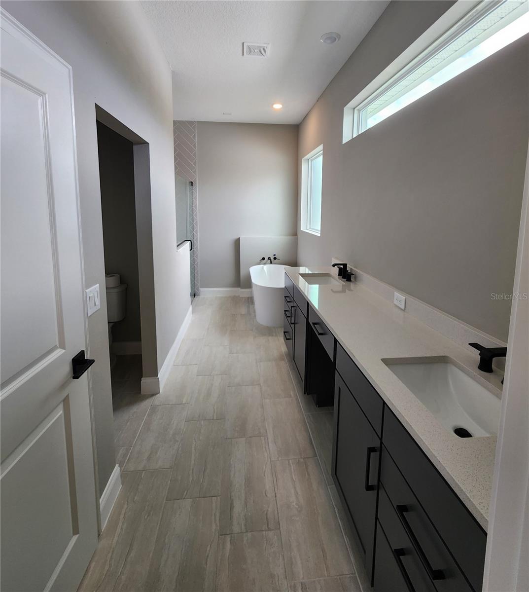 DES PINAR ACRES - Residential