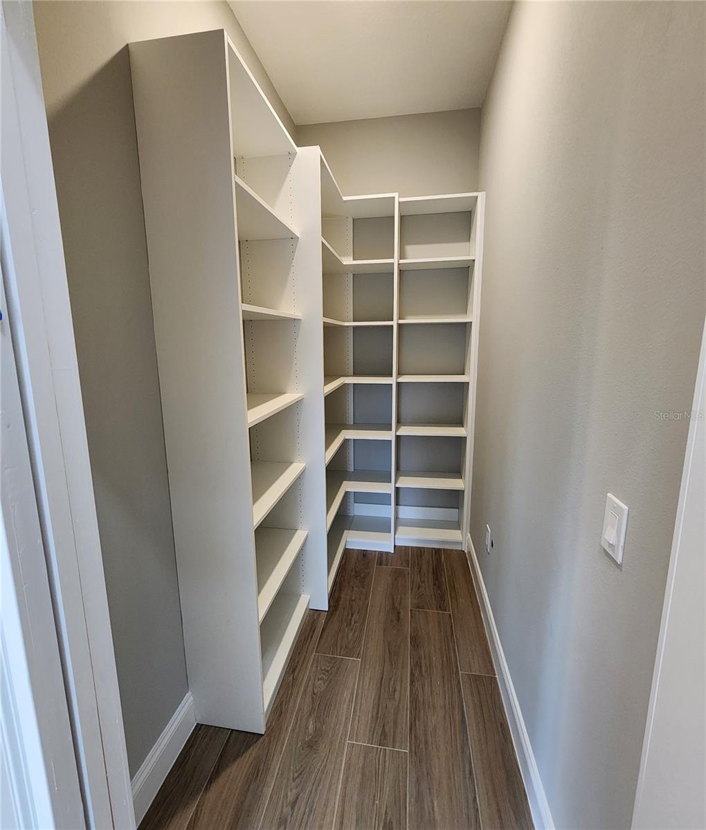 DES PINAR ACRES - Residential