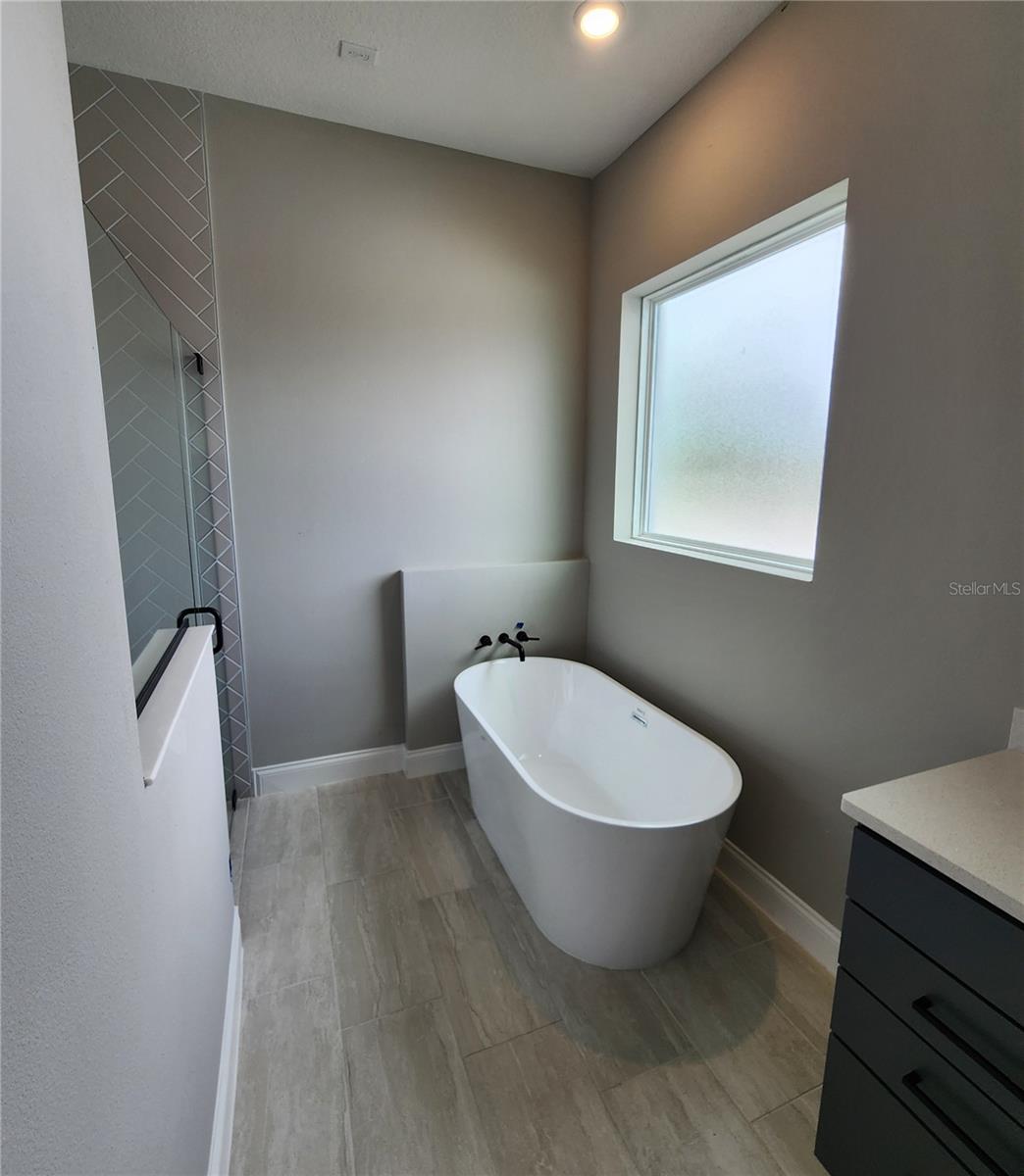 DES PINAR ACRES - Residential