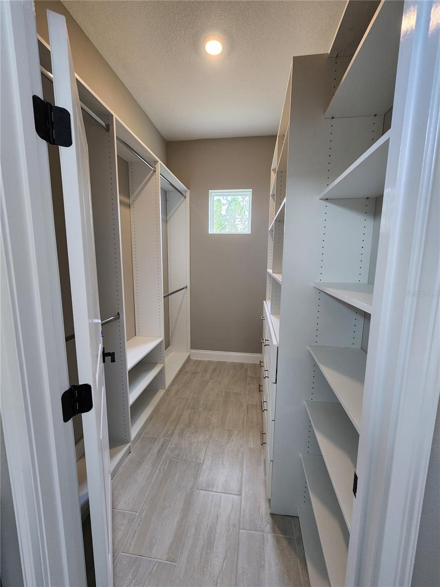 DES PINAR ACRES - Residential