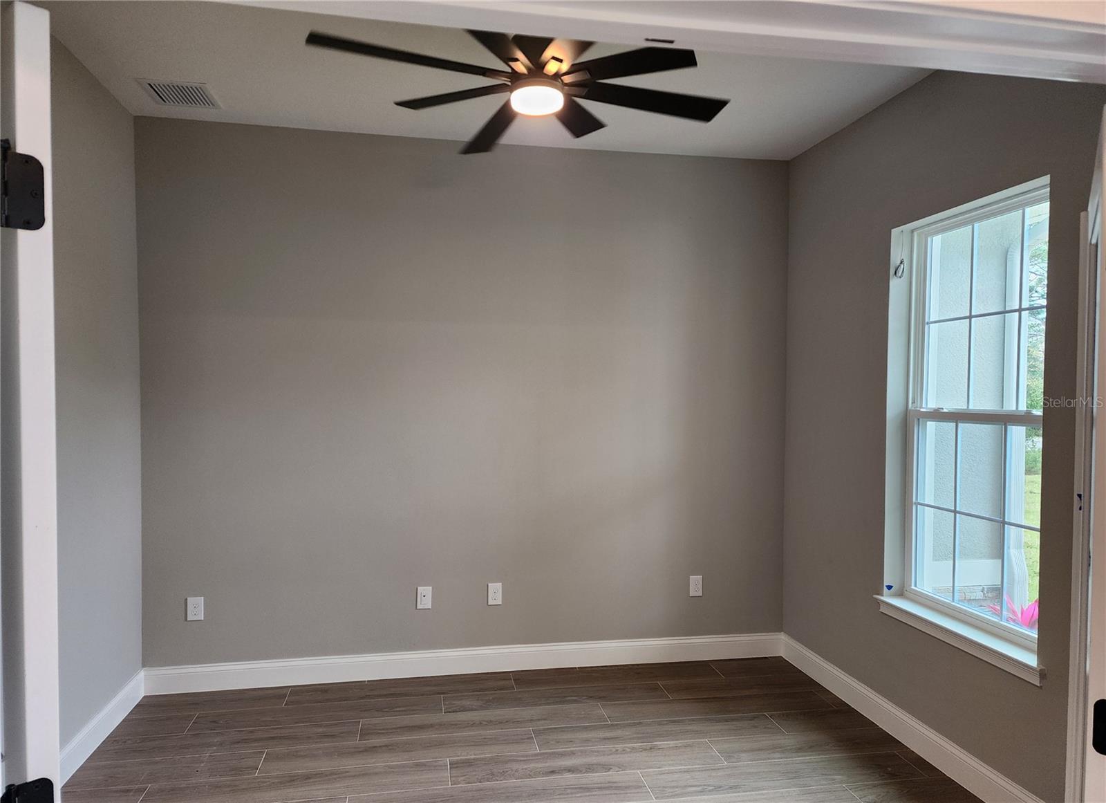 DES PINAR ACRES - Residential