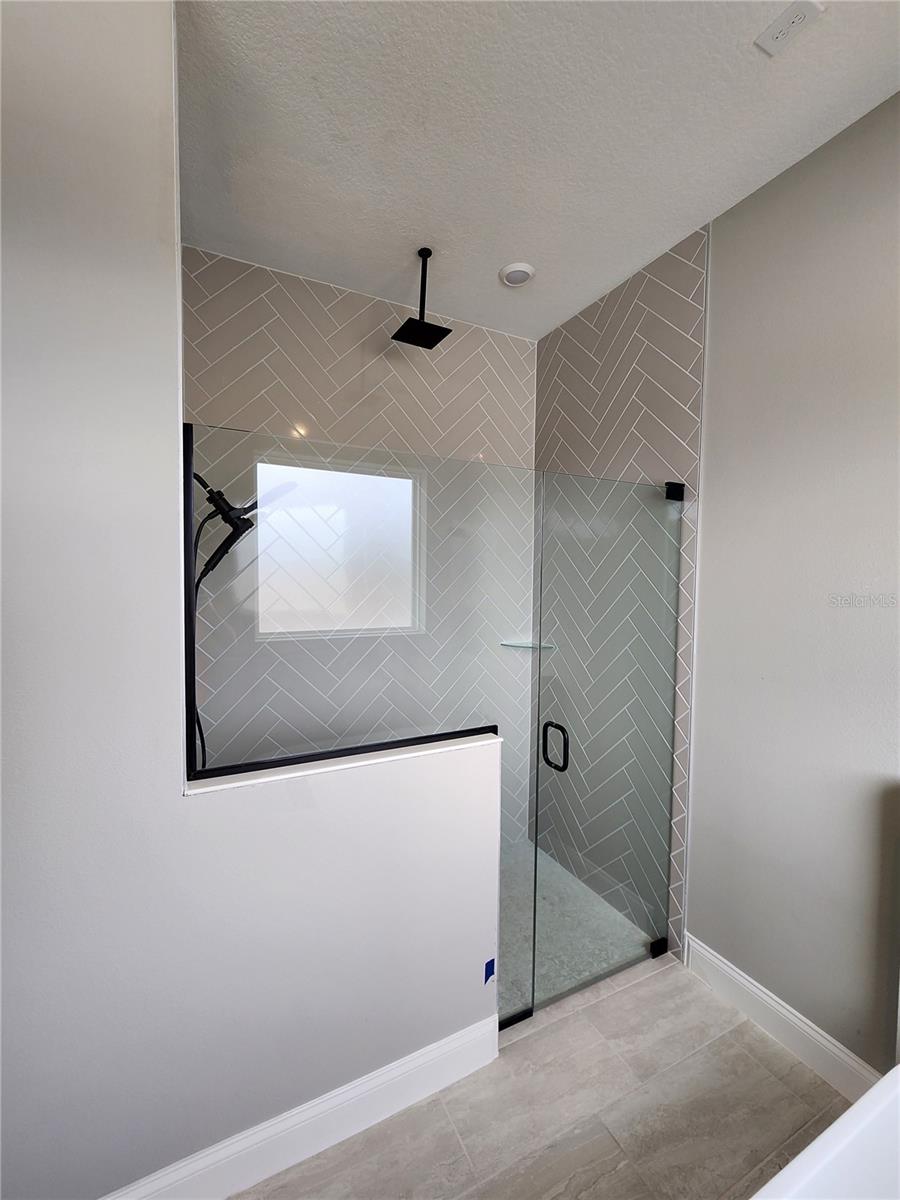 DES PINAR ACRES - Residential