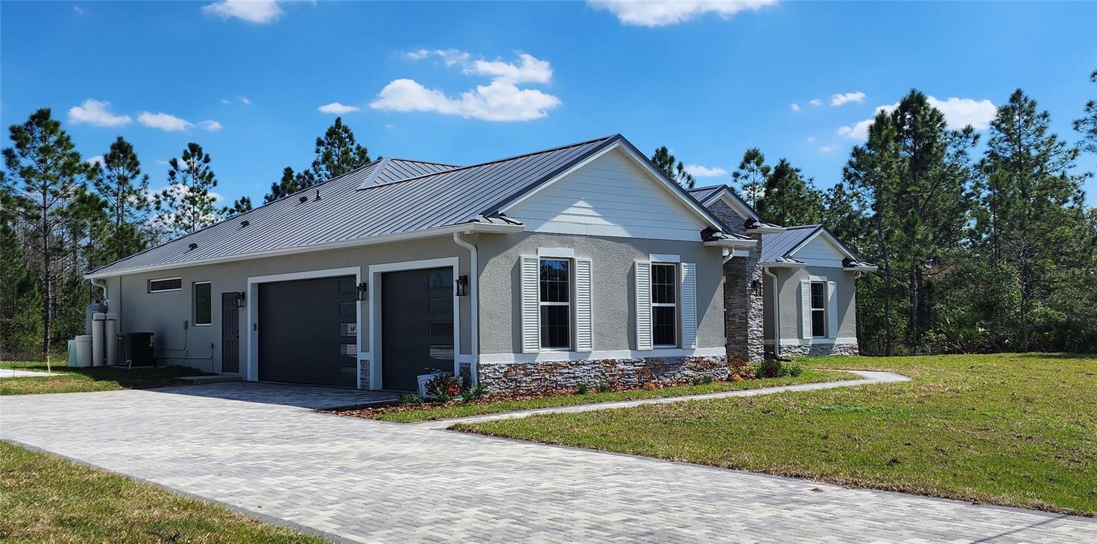 DES PINAR ACRES - Residential