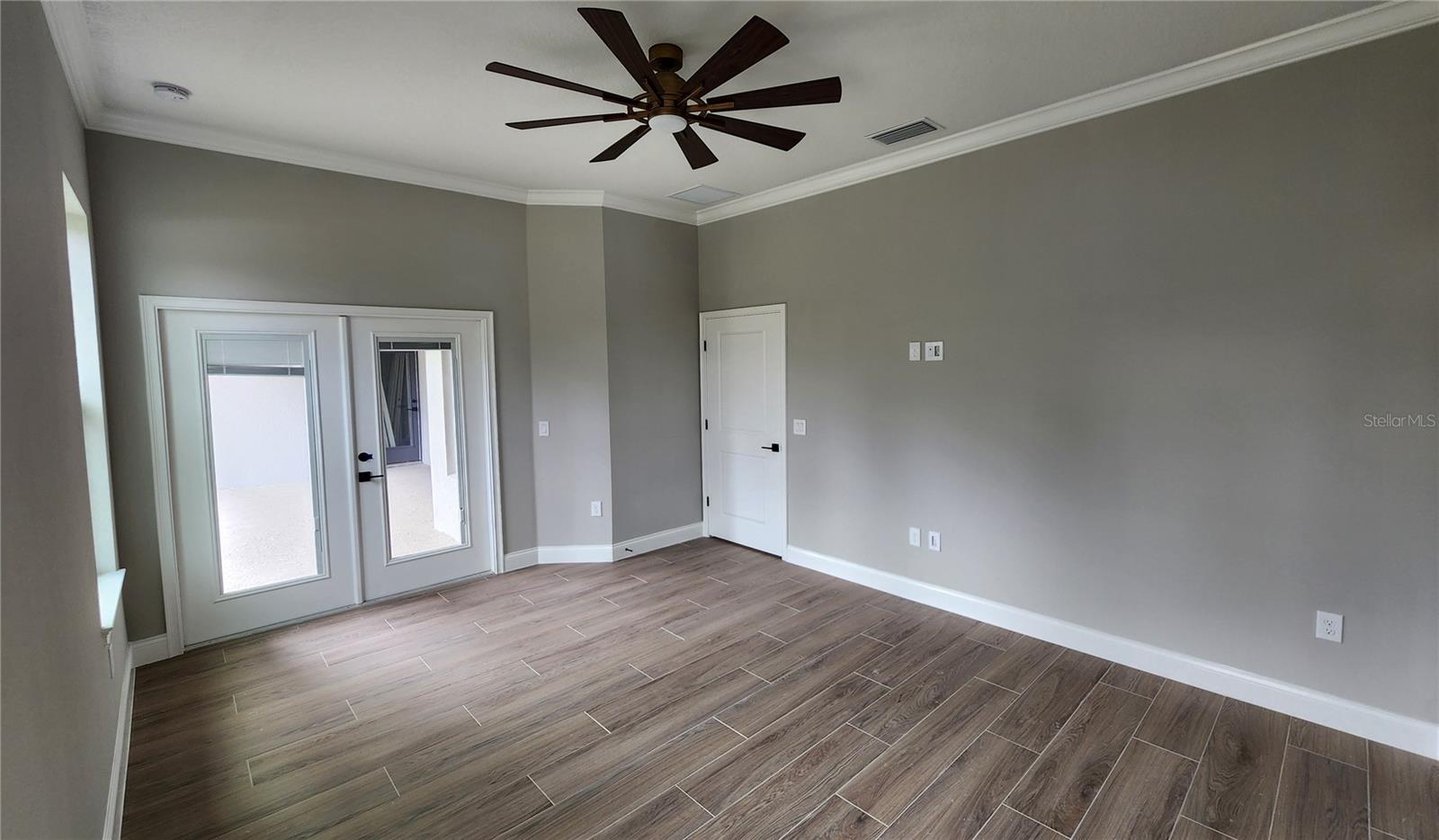 DES PINAR ACRES - Residential