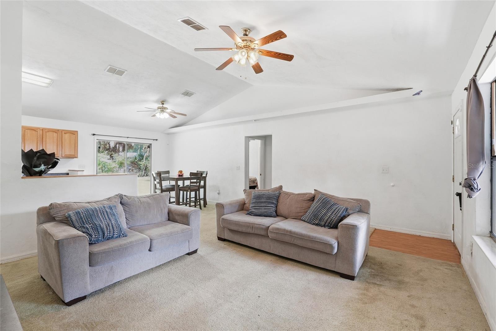 FOUR LAKES COMMUNITY - Residential