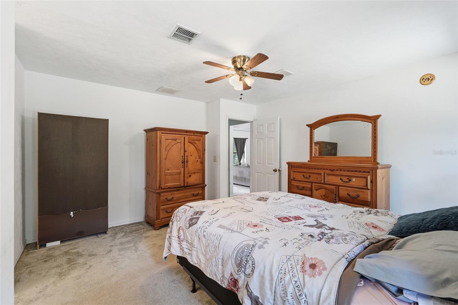 FOUR LAKES COMMUNITY - Residential