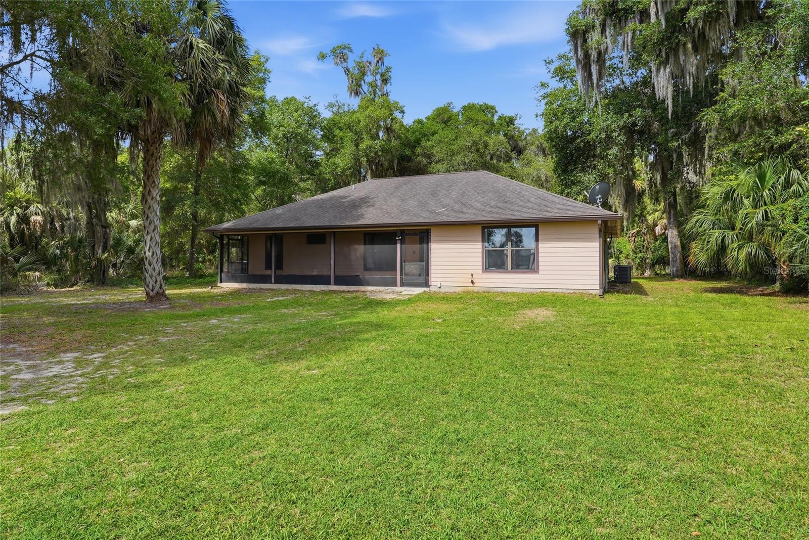 FOUR LAKES COMMUNITY - Residential