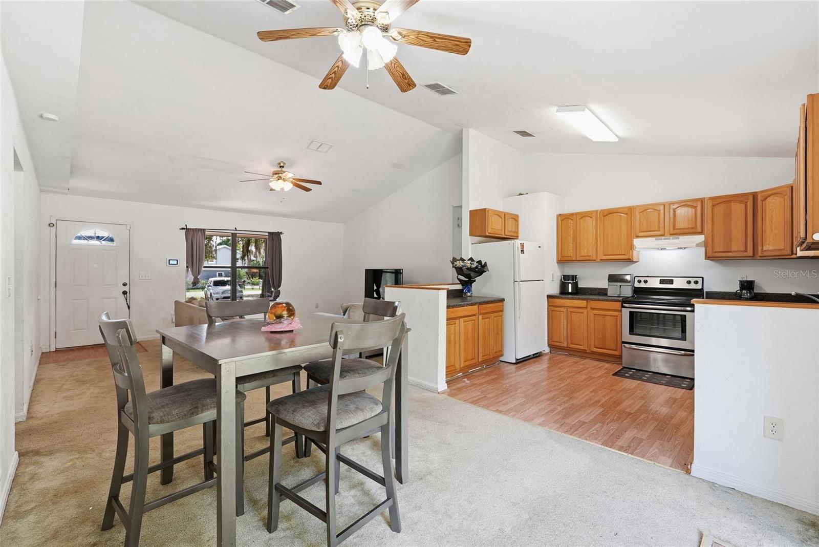 FOUR LAKES COMMUNITY - Residential