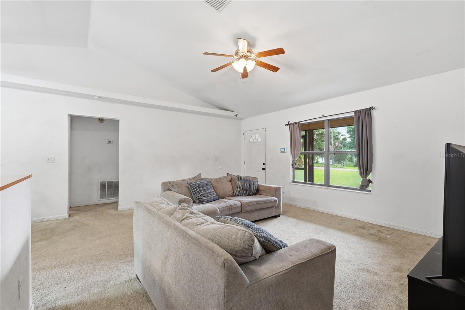 FOUR LAKES COMMUNITY - Residential