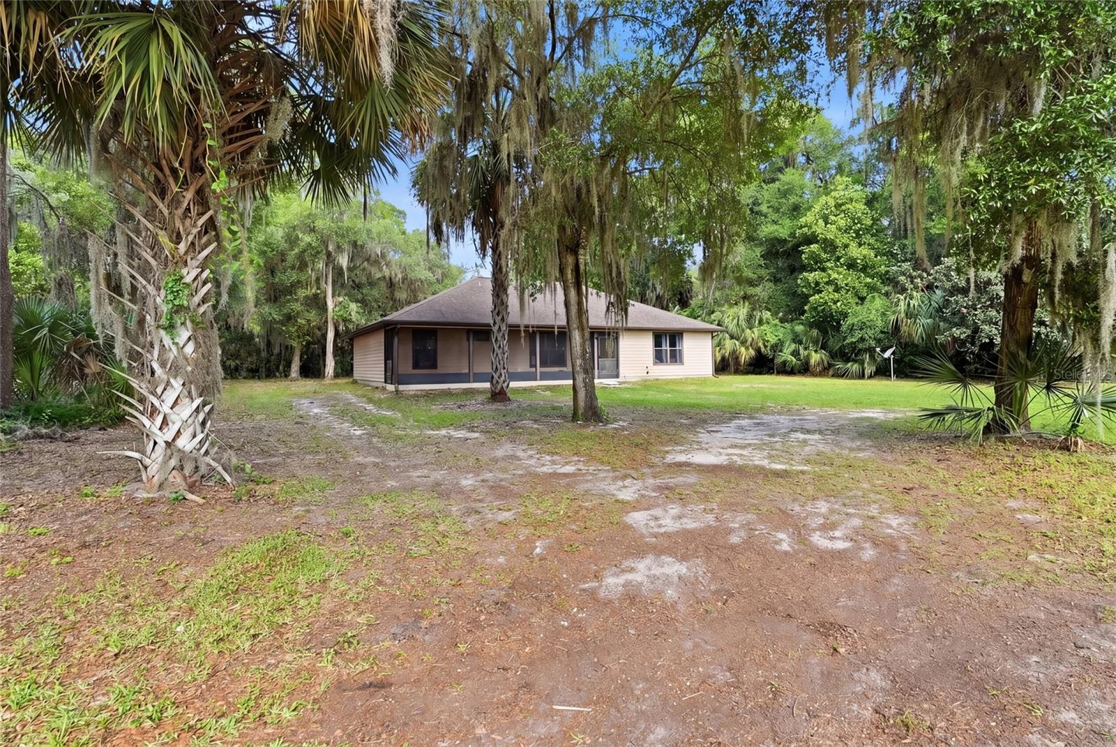 FOUR LAKES COMMUNITY - Residential