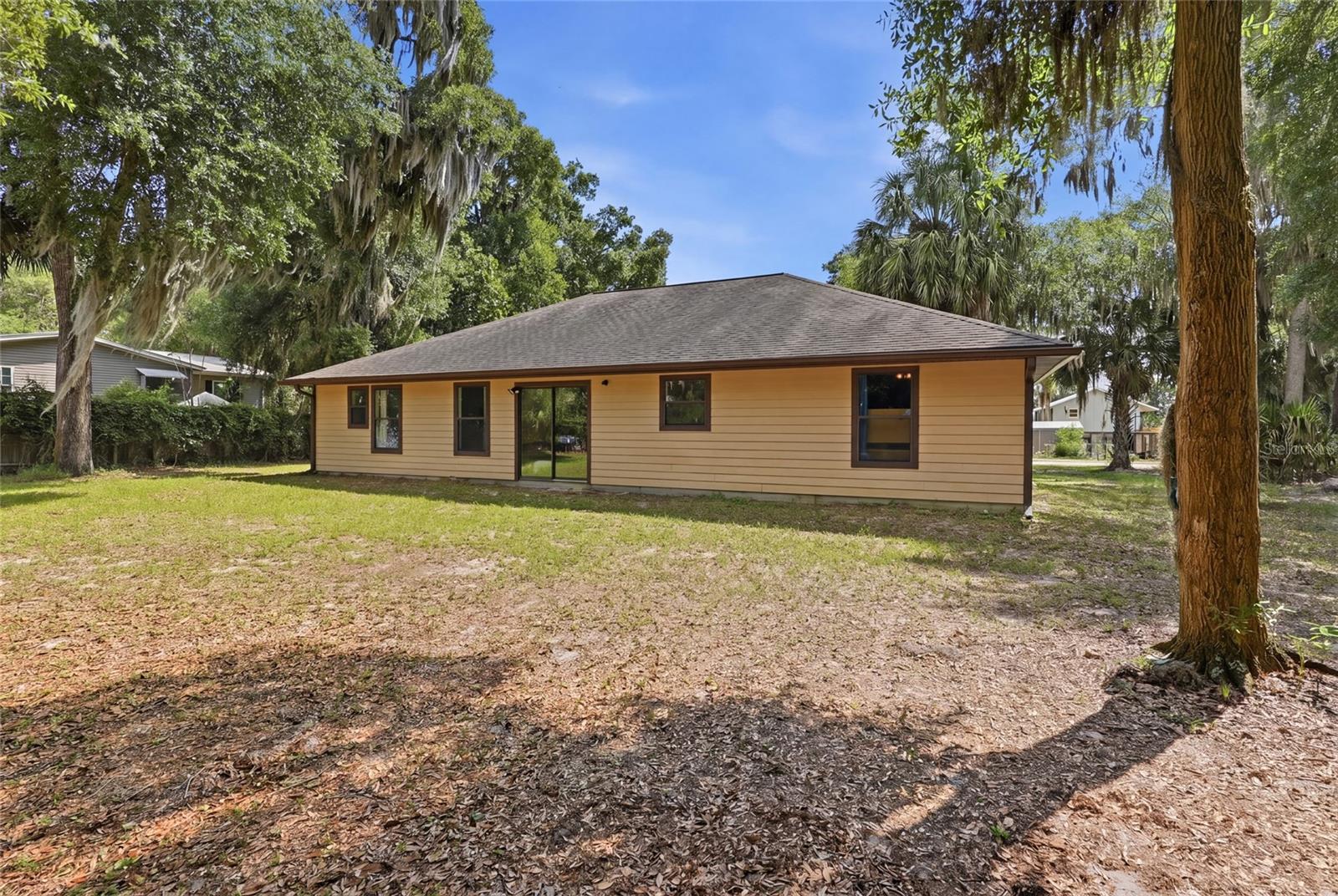 FOUR LAKES COMMUNITY - Residential