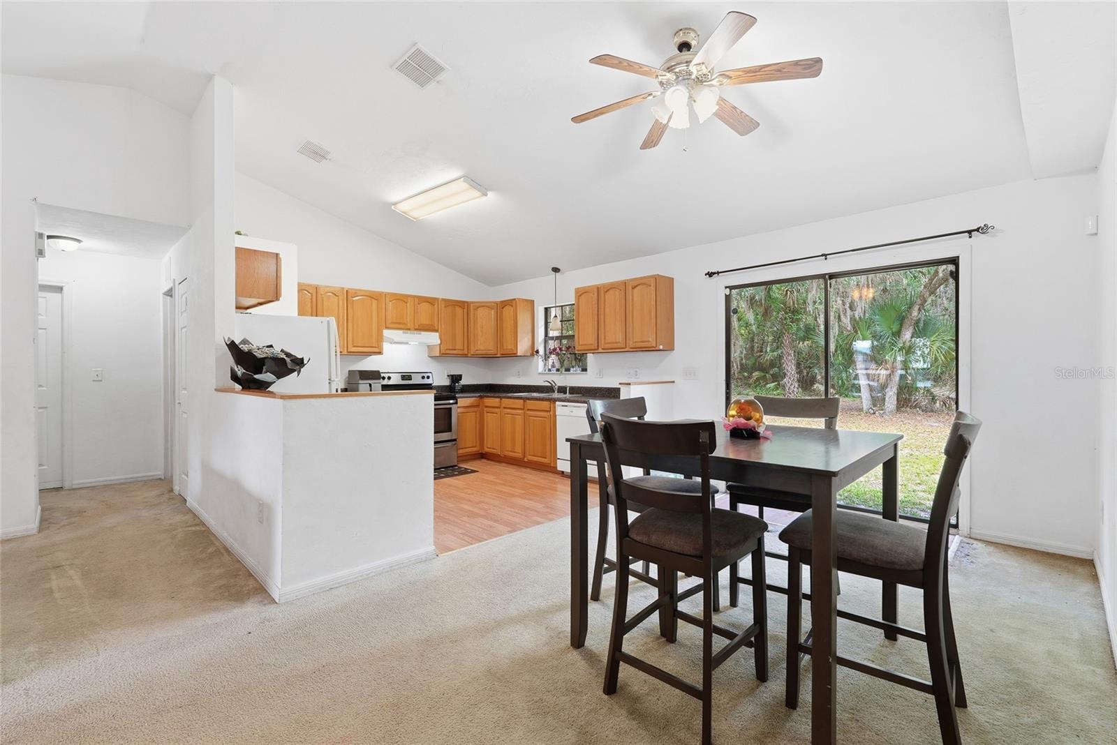 FOUR LAKES COMMUNITY - Residential