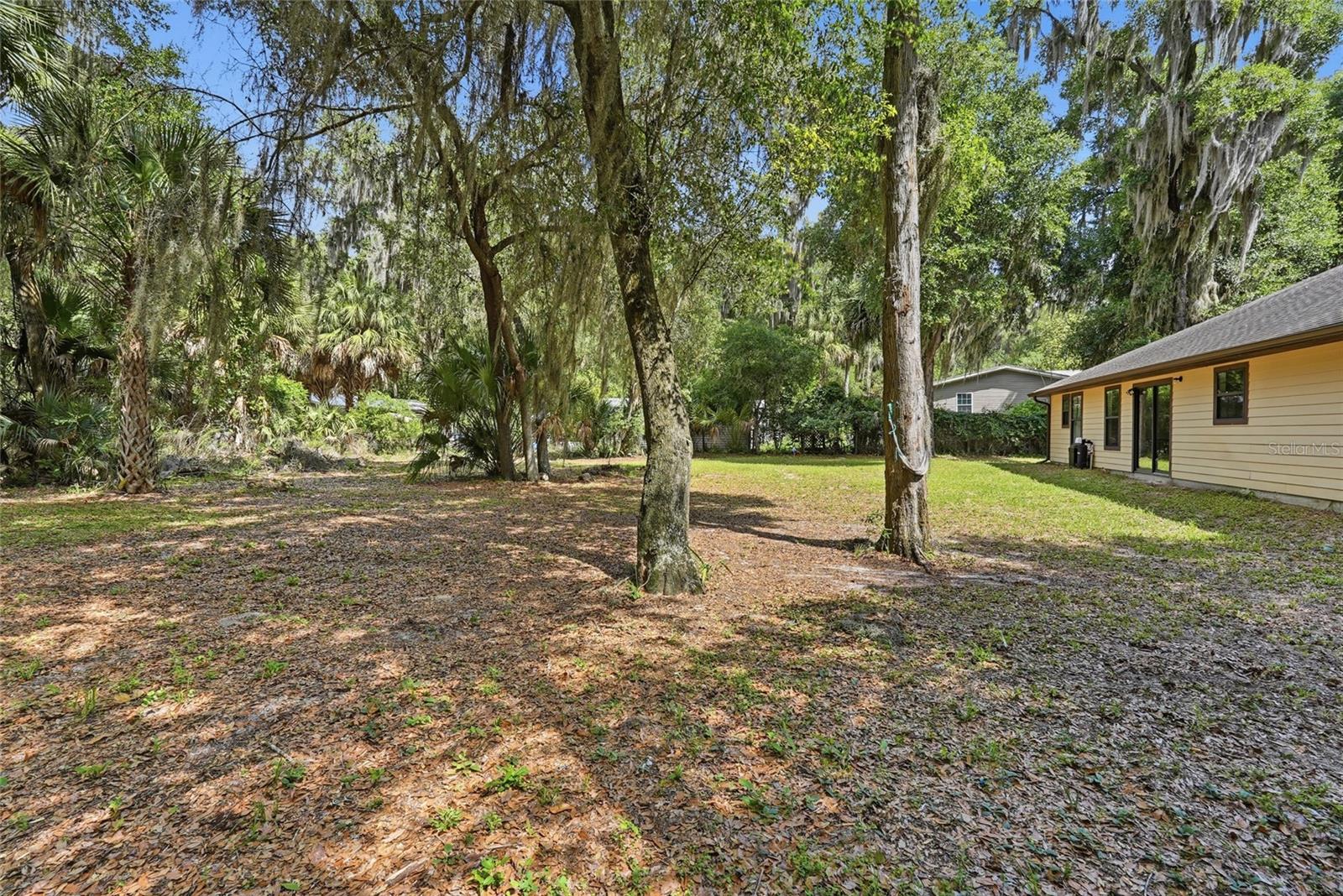 FOUR LAKES COMMUNITY - Residential
