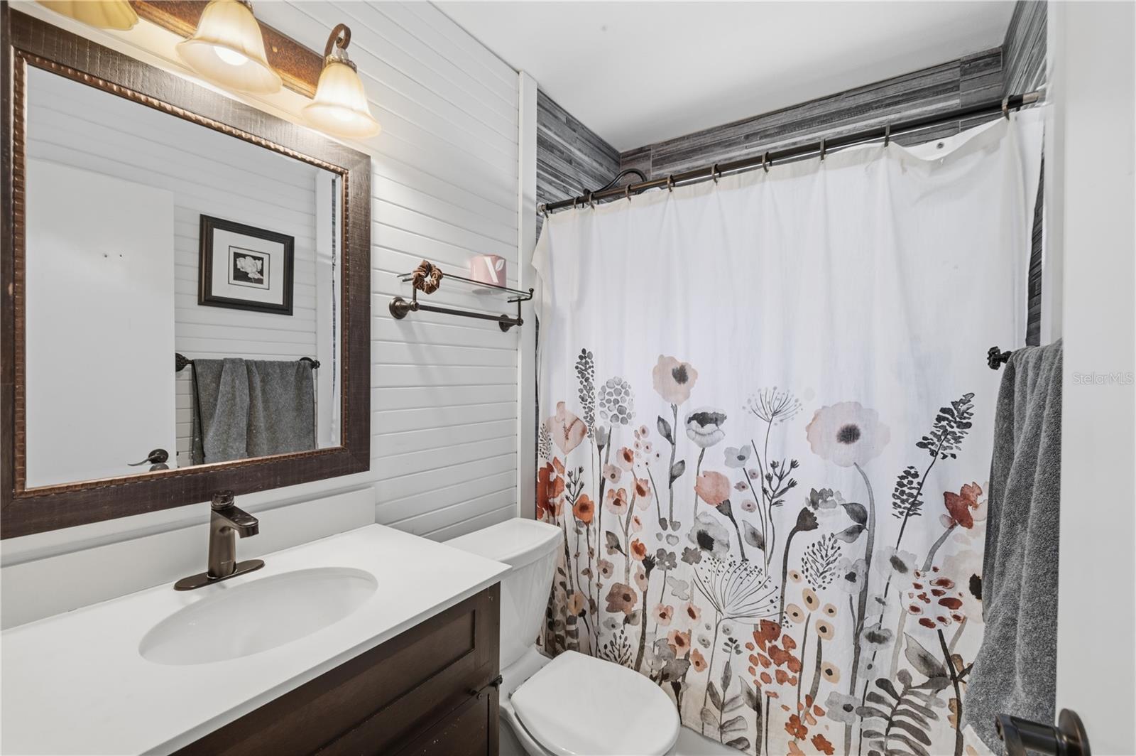 BECKETT BAY - Residential