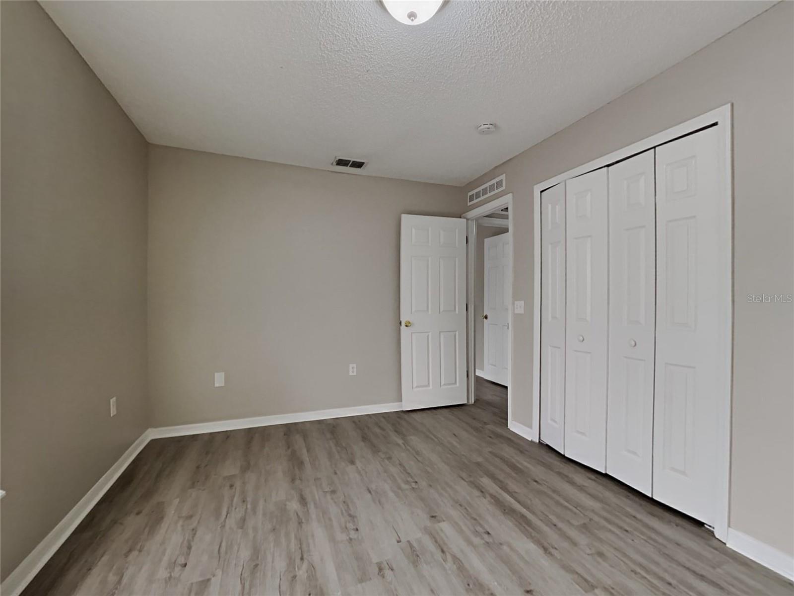 DELTONA LAKES UNIT 42 - Residential Lease