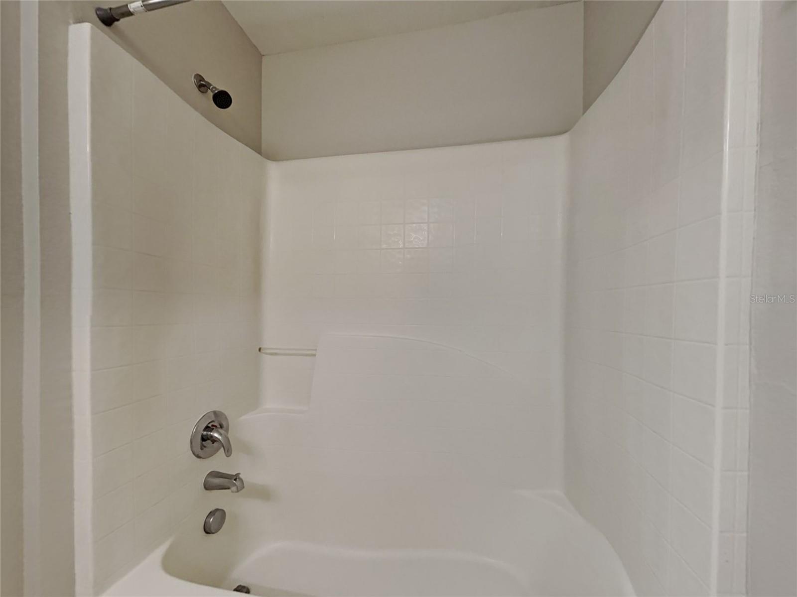 DELTONA LAKES UNIT 42 - Residential Lease