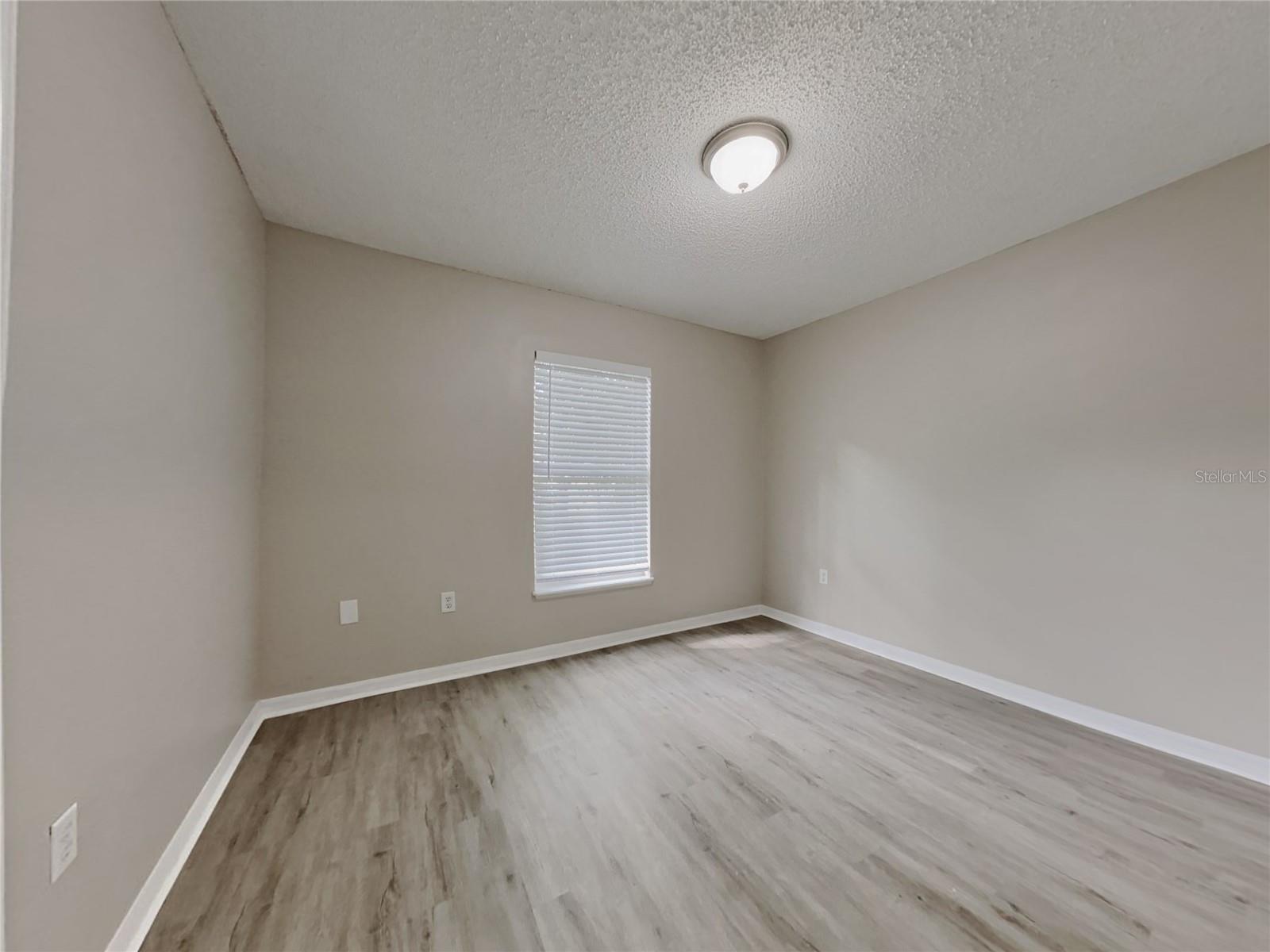 DELTONA LAKES UNIT 42 - Residential Lease