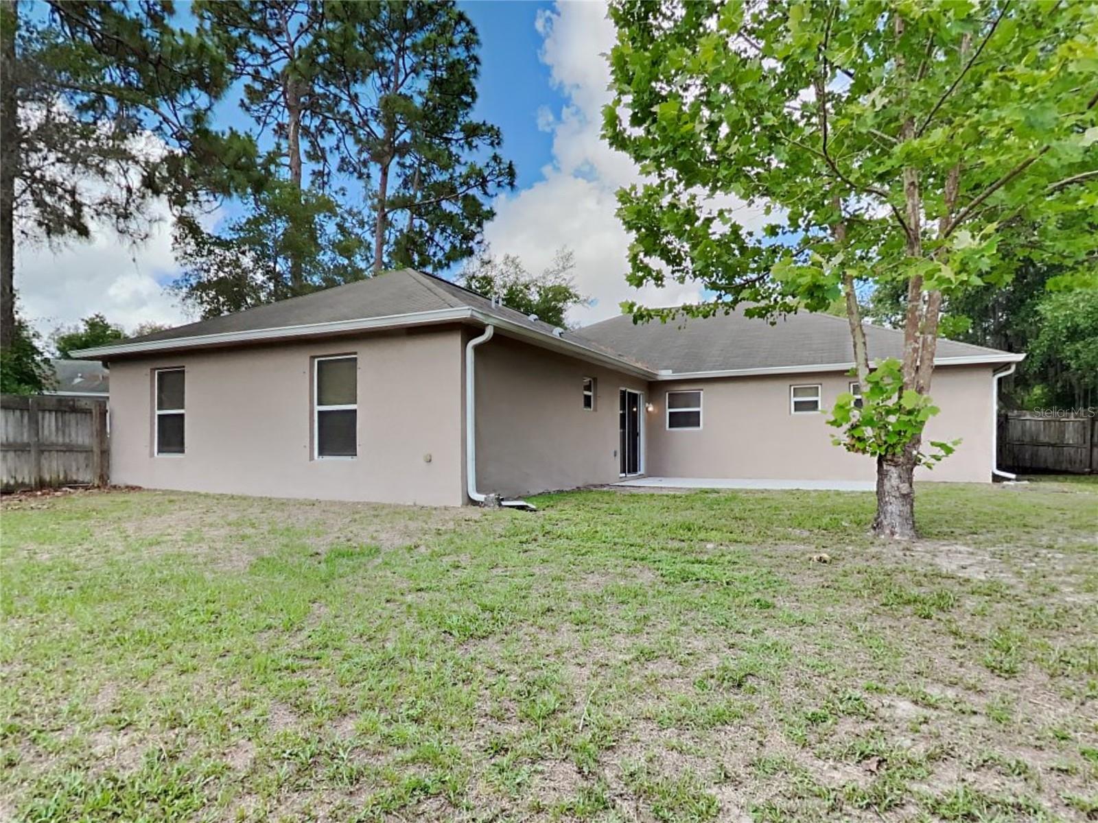 DELTONA LAKES UNIT 42 - Residential Lease