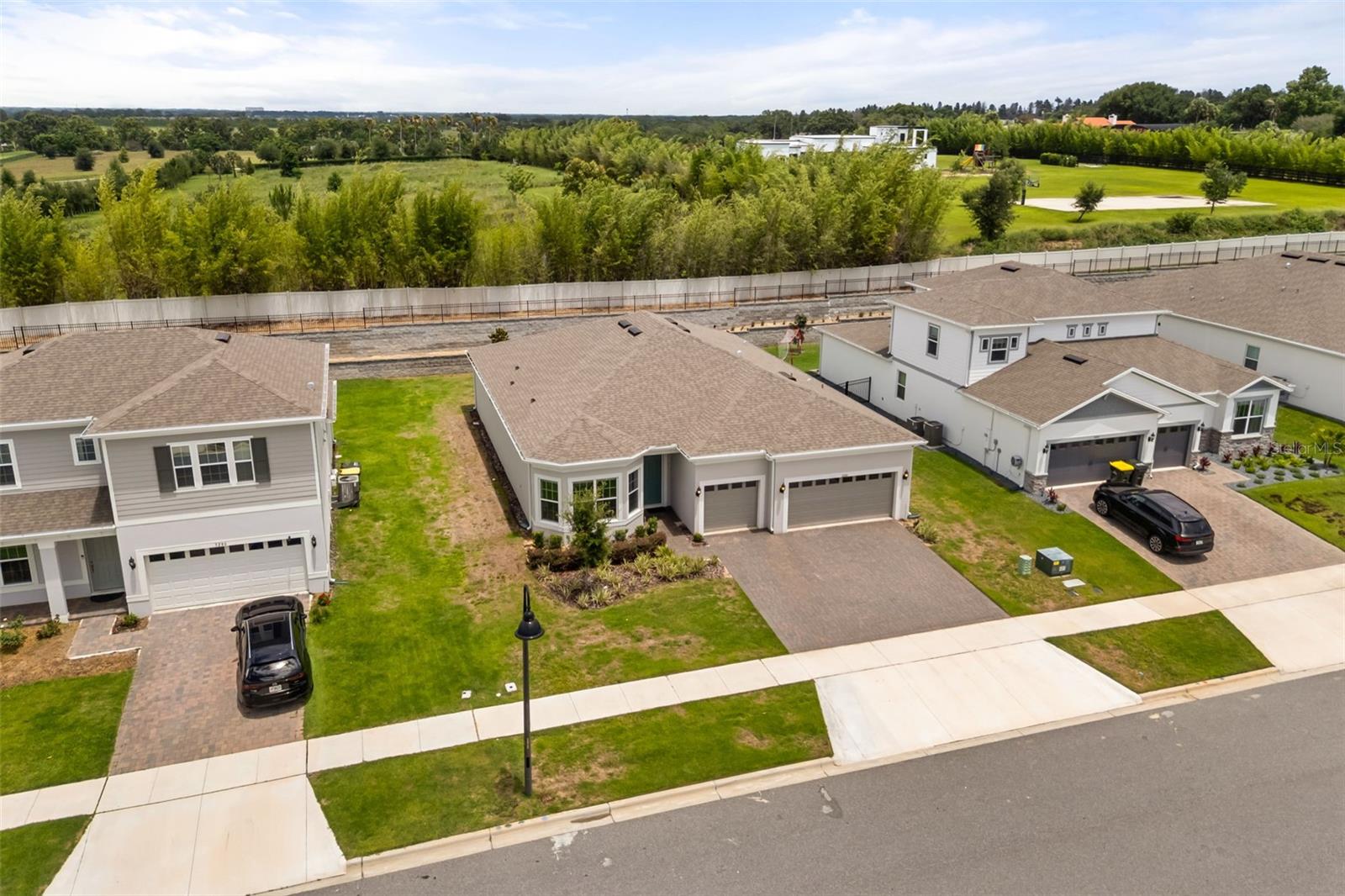 ESTATES/LAKEVIEW PRESERVE - Residential