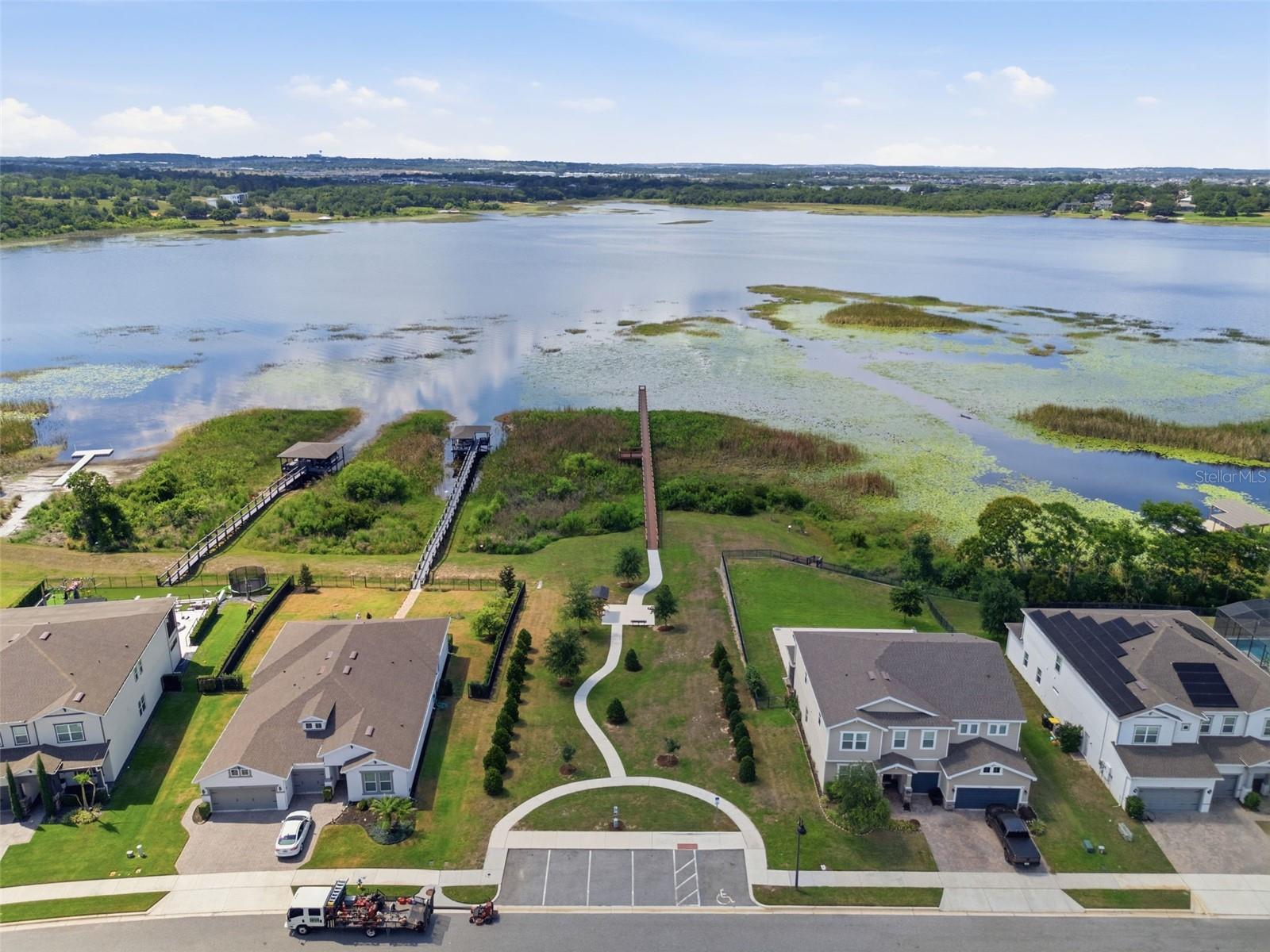 ESTATES/LAKEVIEW PRESERVE - Residential