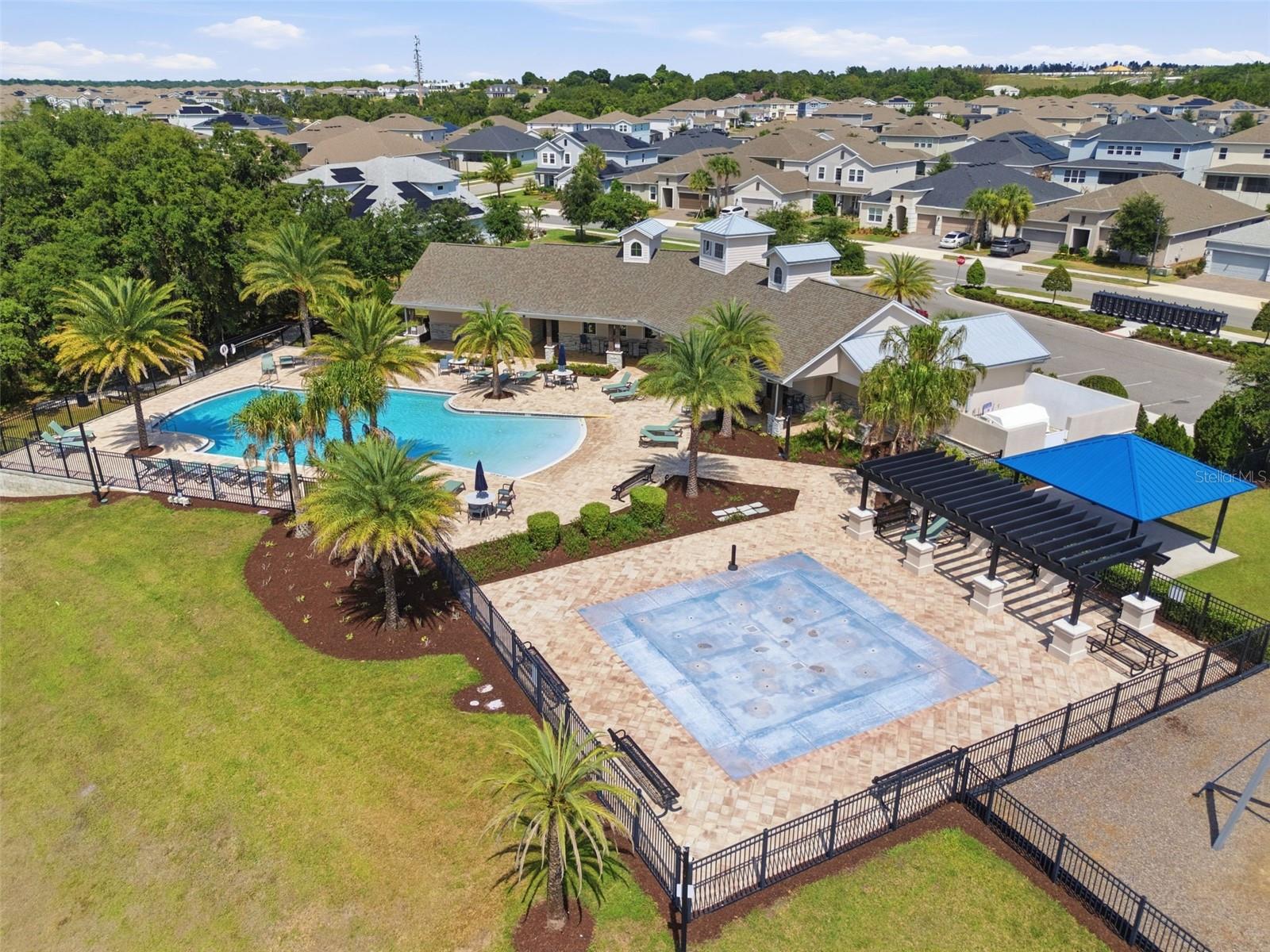 ESTATES/LAKEVIEW PRESERVE - Residential