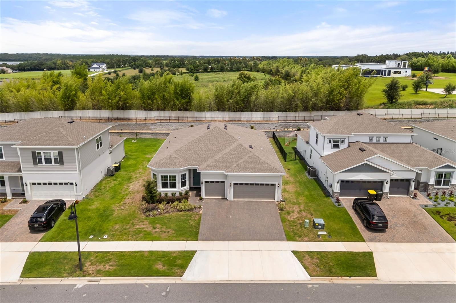 ESTATES/LAKEVIEW PRESERVE - Residential