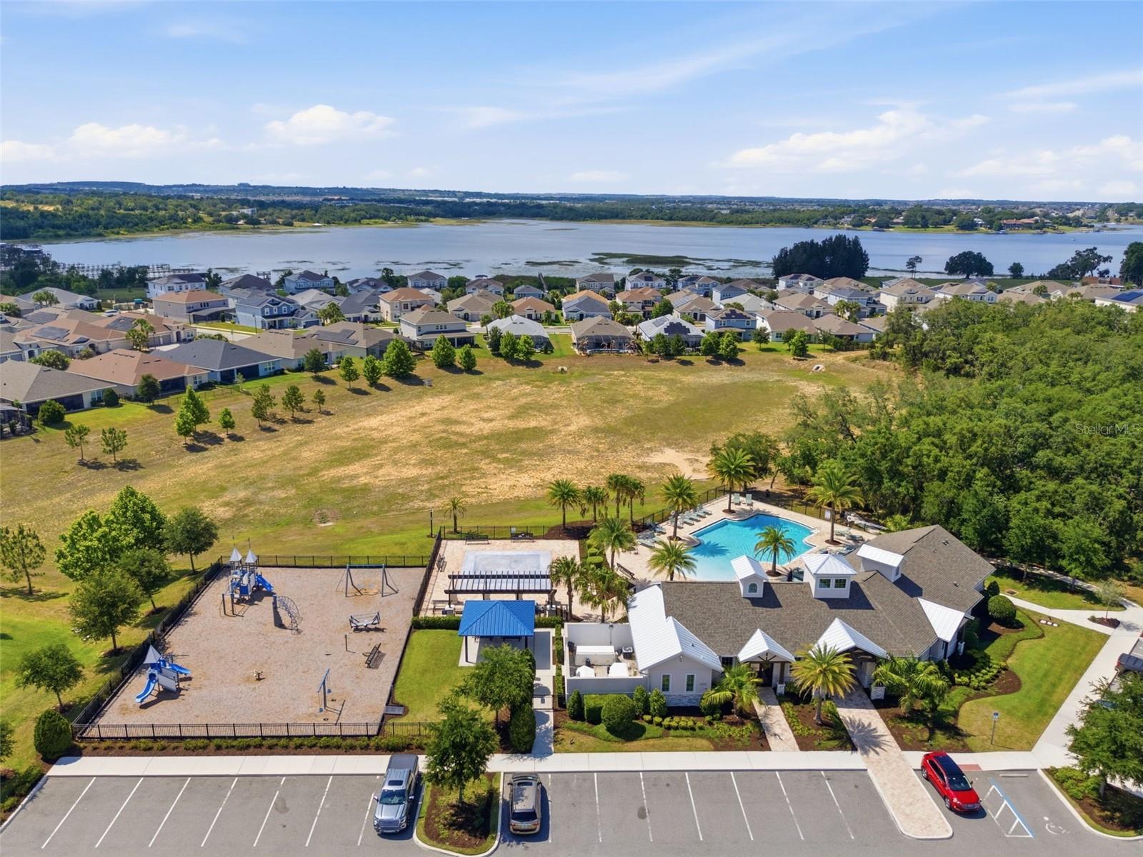 ESTATES/LAKEVIEW PRESERVE - Residential