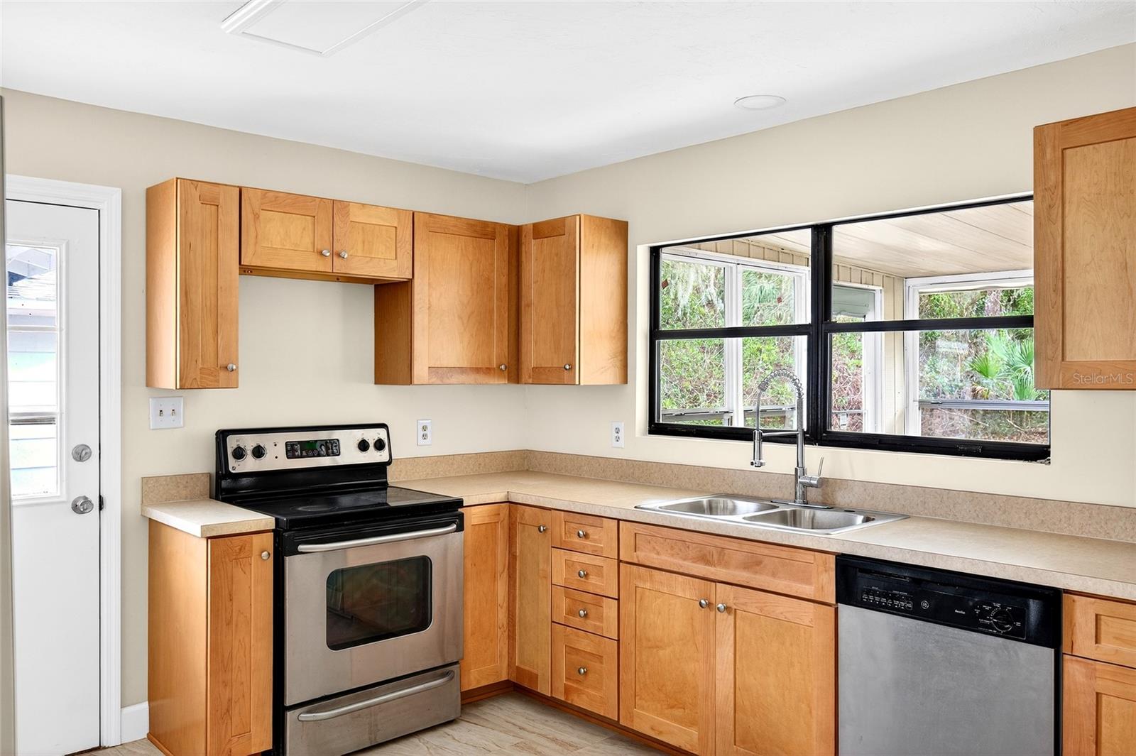 MEADOWBROOK RANCHES 1ST ADD TR - Residential