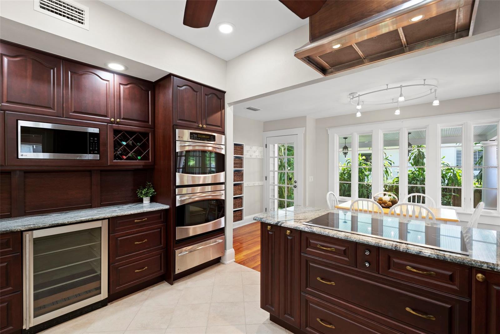 MORRISON GROVE - Residential