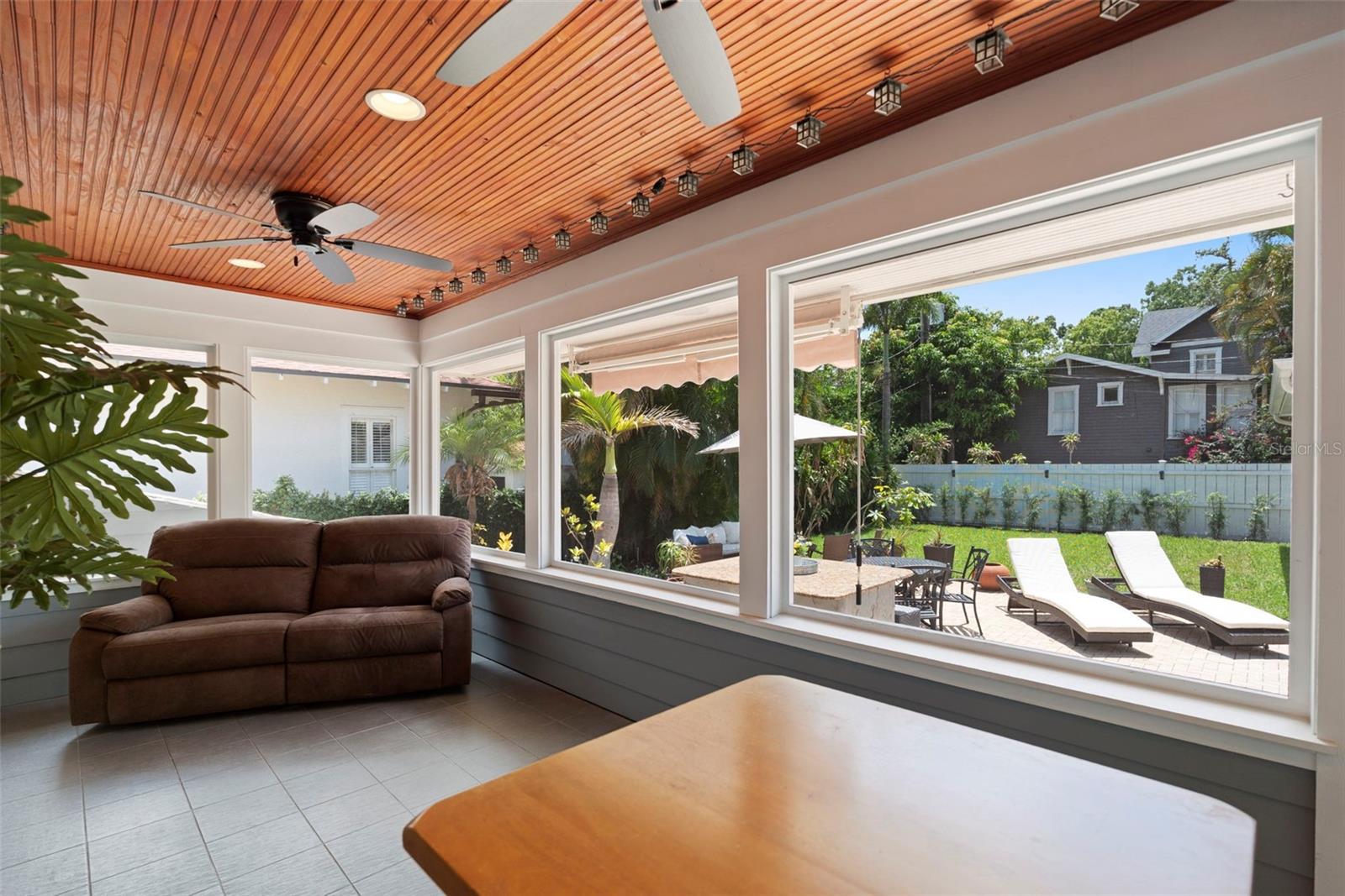MORRISON GROVE - Residential