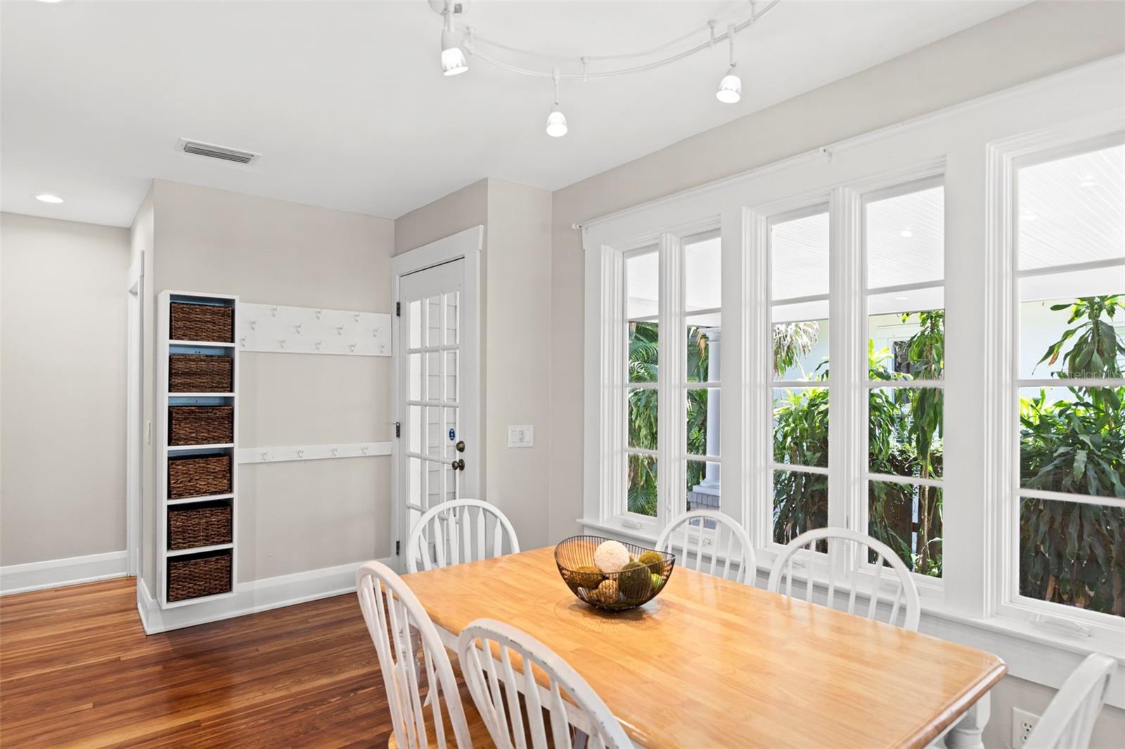 MORRISON GROVE - Residential