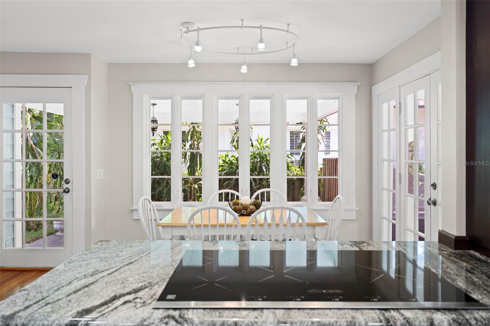 MORRISON GROVE - Residential