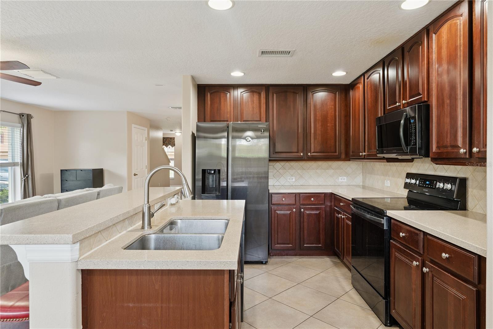HAWTHORNE GLEN - Residential