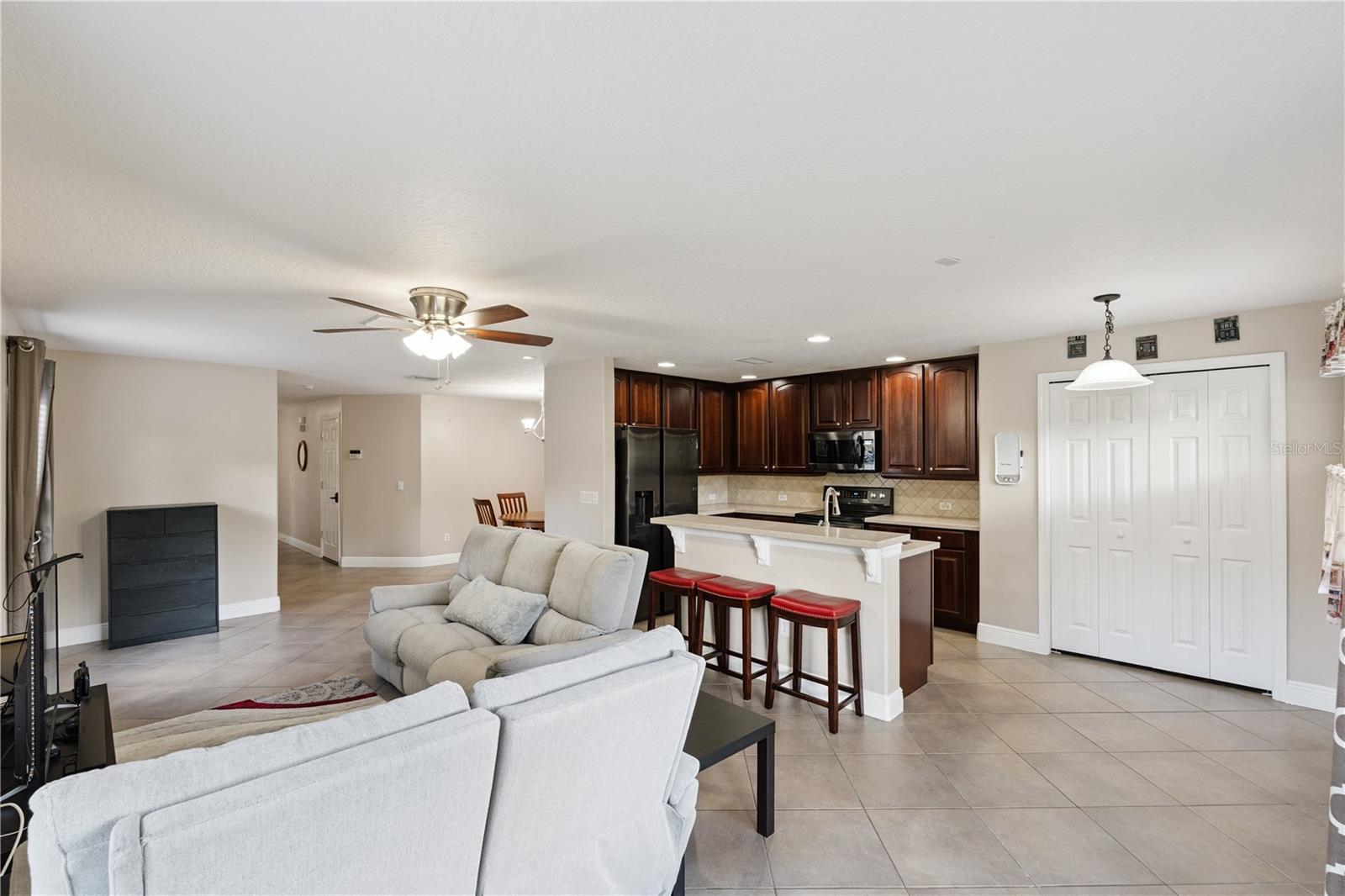 HAWTHORNE GLEN - Residential
