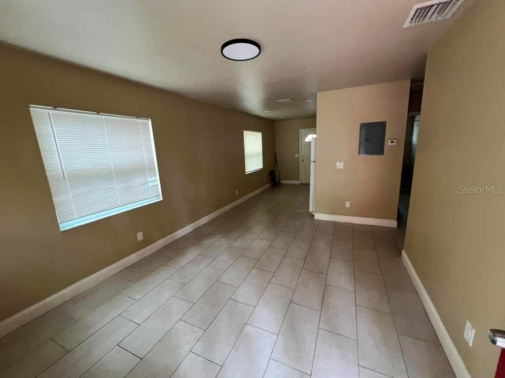 well-maintained Unit A offering comfortable living in a convenient location. This property features a functional layout with bright living spaces and great potential for personalization. Located close to major roads, shopping, dining, and schools, it provides both comfort and accessibility.