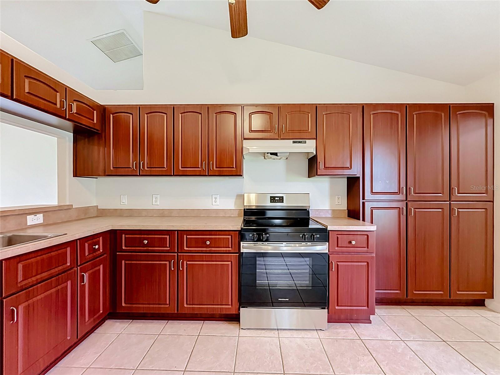 MARION OAKS UN 04 - Residential