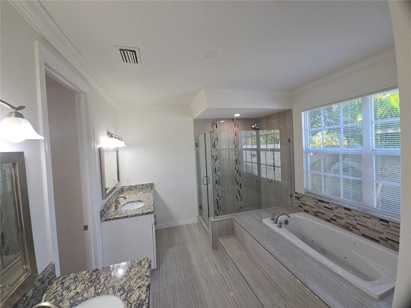 WESTCHESTER LAKE TWNHMS - Residential Lease